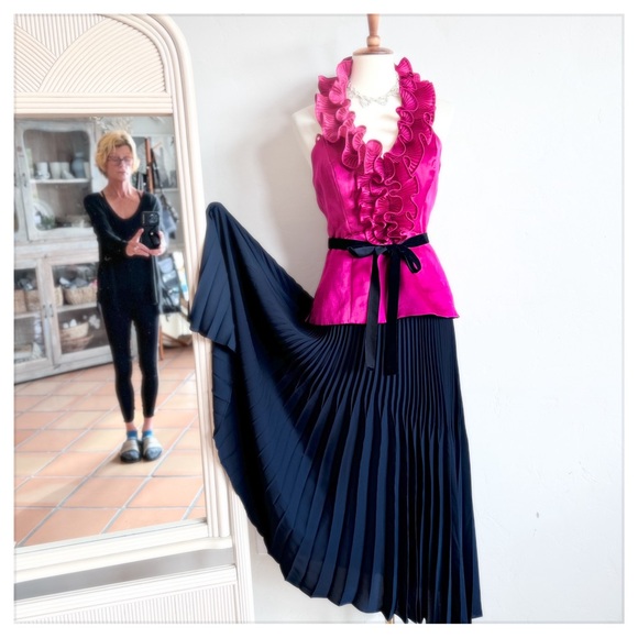 Max Edition Pleated Long Skirt Navy - Picture 2 of 6